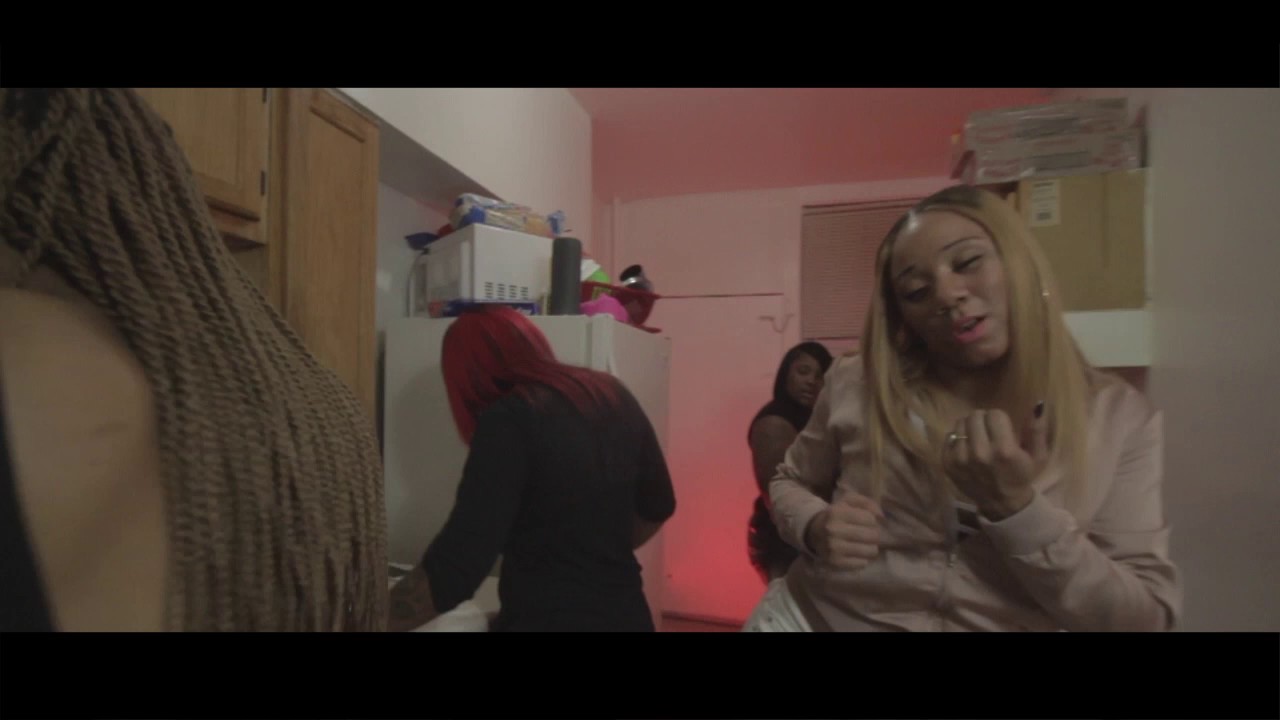 Katie Got Bandz - Pull Up [Prod By Munnie] (Official Video) Shot By @DineroFilms