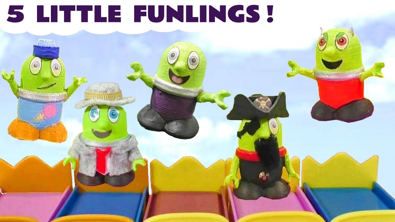 5 Funlings sing Five Little Monkeys while Jumping on their beds