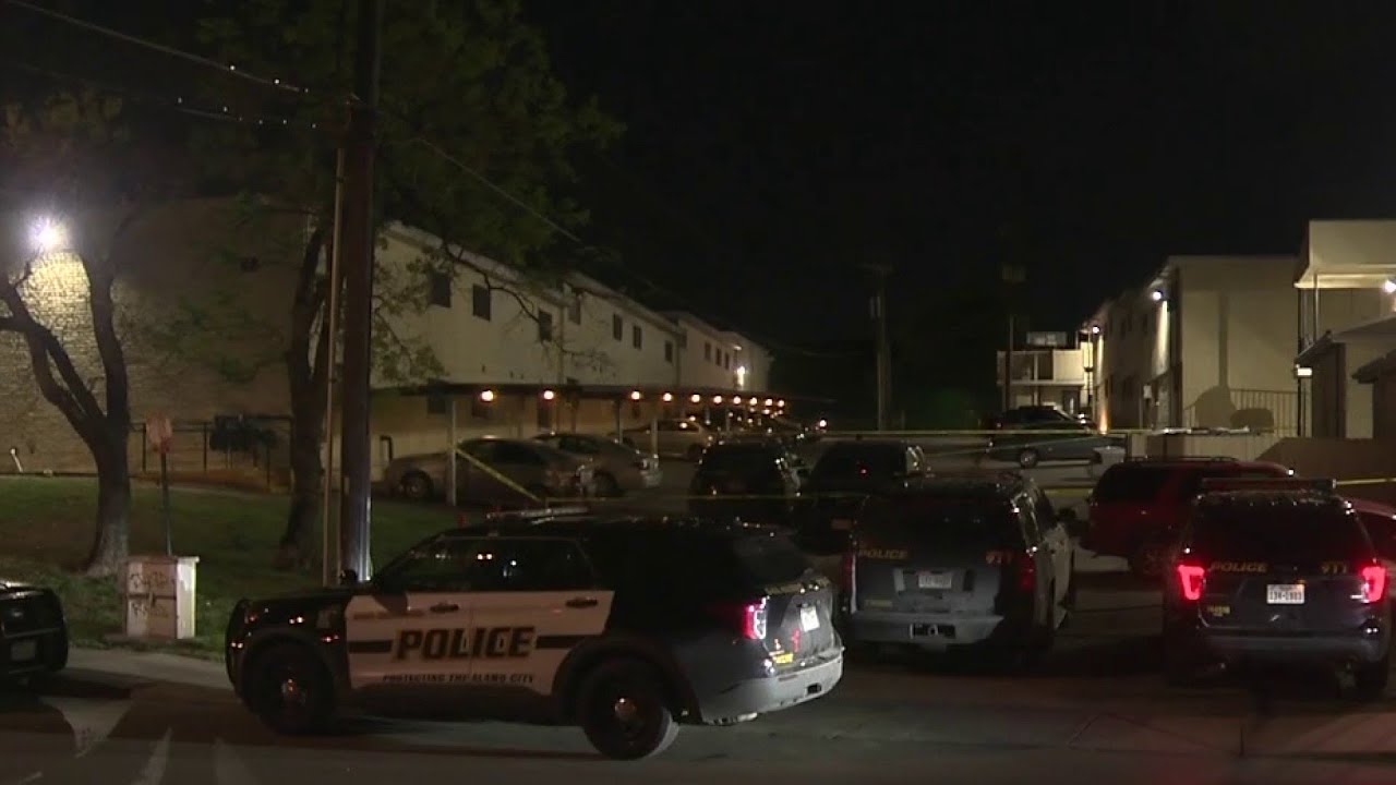 4 injured in shooting at apartment complex on Southeast Side, police say