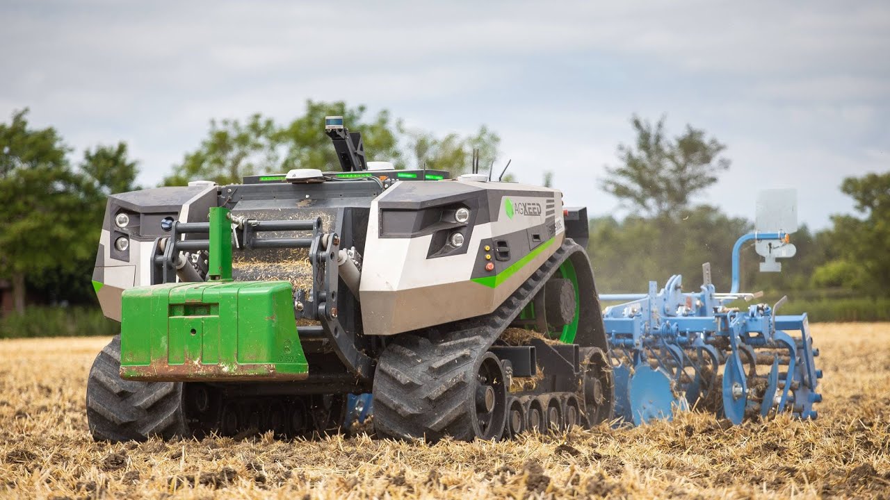 Is dit de toekomst van de landbouw? | Agbot by AGXeed | 156 pk sterke robotrekker👾
