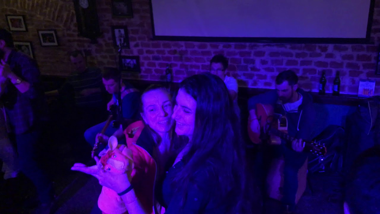 Nu plange cand dansezi - PICuri de Folk - Karolina PUB