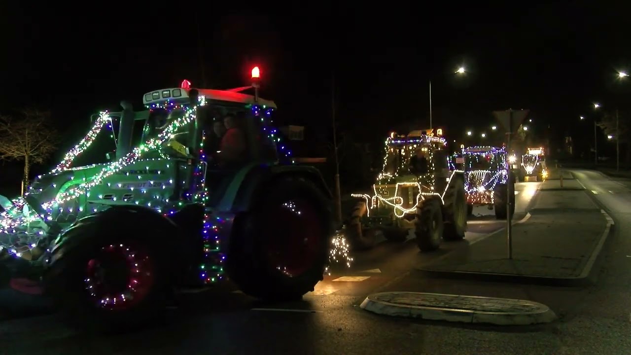 Tractor kerstlicht parade 2021