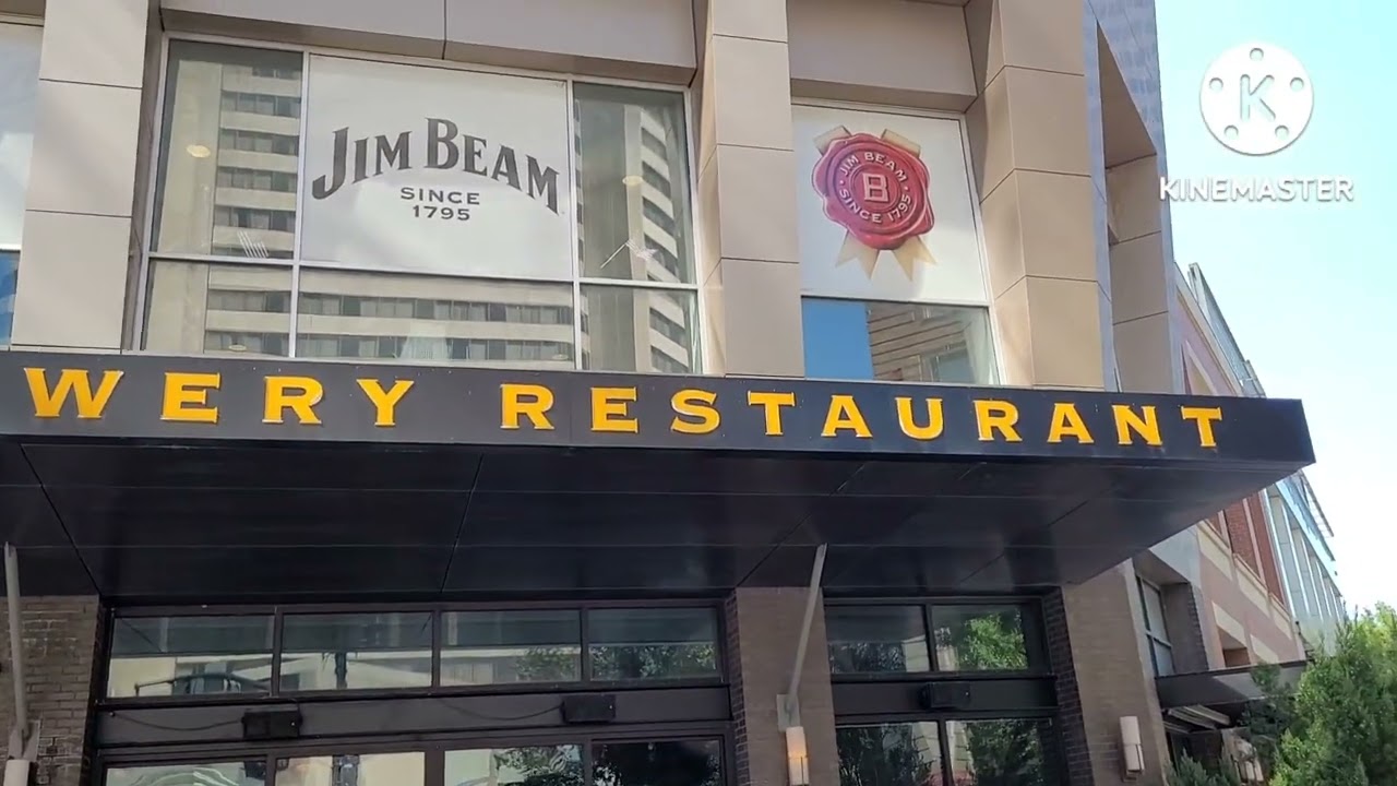 Must SEE in Kentucky- Touring Downtown Louisville - 4th Street Live & More
