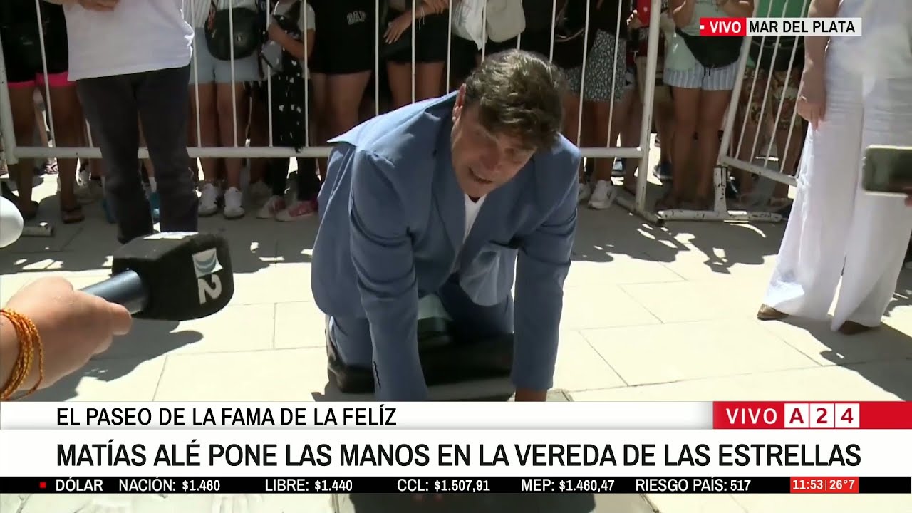 👉 MATÍAS ALÉ DEJA LAS HUELLAS EN LA VEREDA DE LAS ESTRELLAS EN MAR DEL PLATA