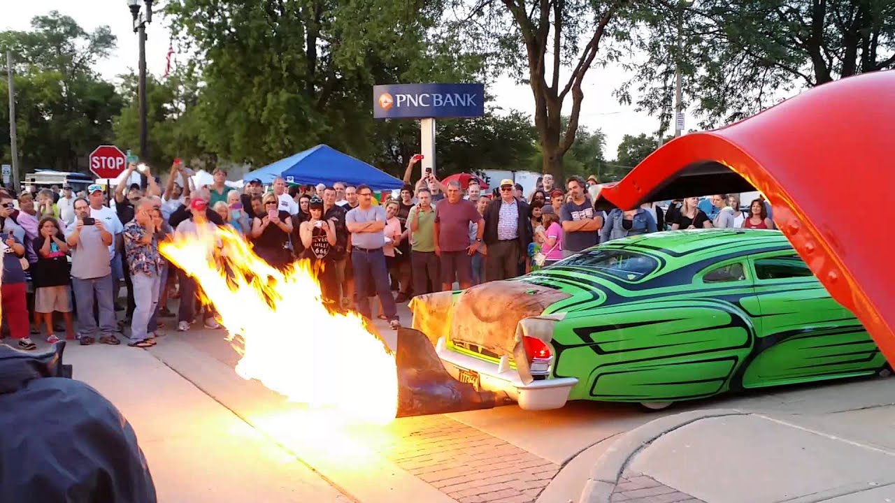 Awesome flame-throwing rat rod show, Voodoo Larry