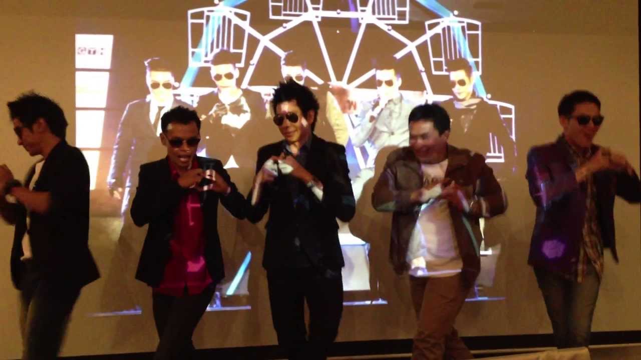 ขอมือเธอหน่อย : แก๊งเพื่อนพี่มาก