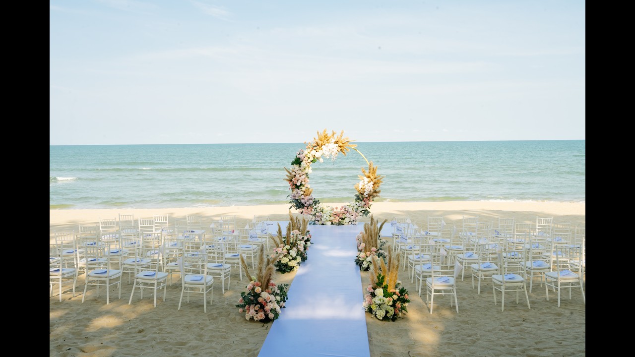 ELLEN & RODNEY'S BEACH WEDDING IN DA NANG VIET NAM