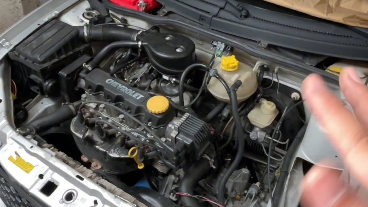 Tutorial / Que ver debajo del cofre al comprar un auto usado / Opel Corsa o cualquier auto usado.