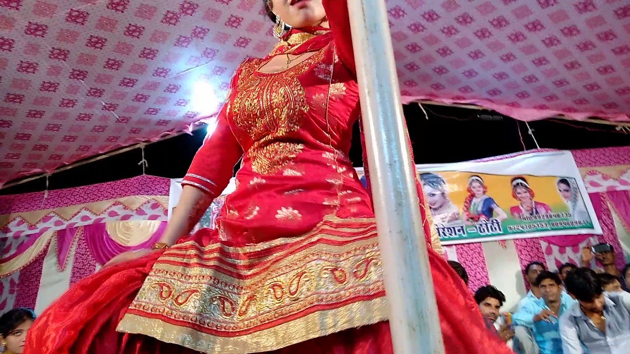 nagin manvi stage dance