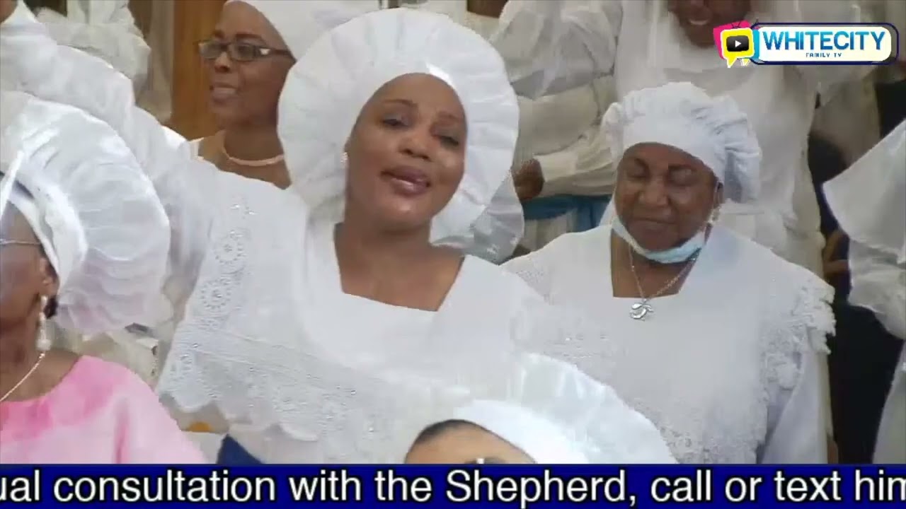 Adeyinka Alaseyori Live Performance at C.C.C White City Parish