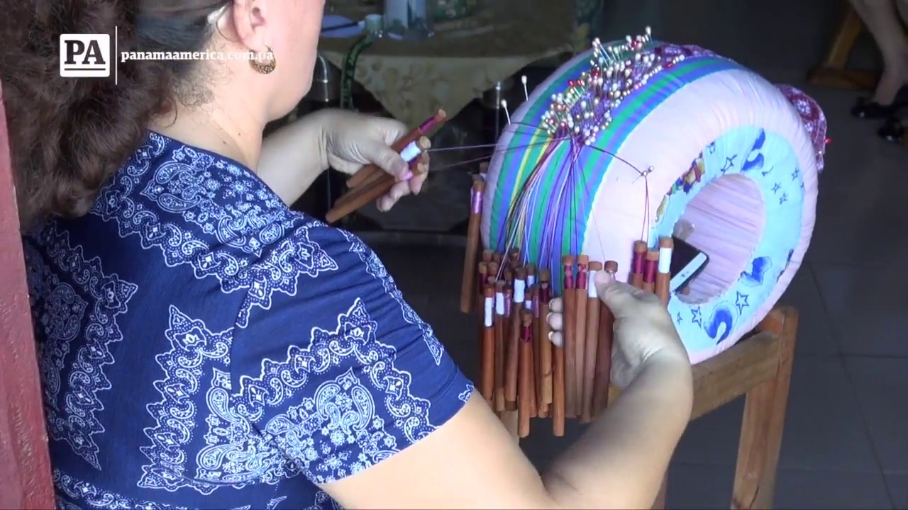 Mundillo, lujoso arte de las tejedoras de polleras