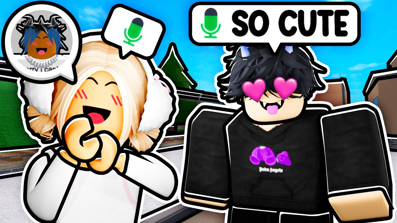 GIRL VOICE TROLLING in MM2 with VOICE CHAT... (Murder Mystery 2)