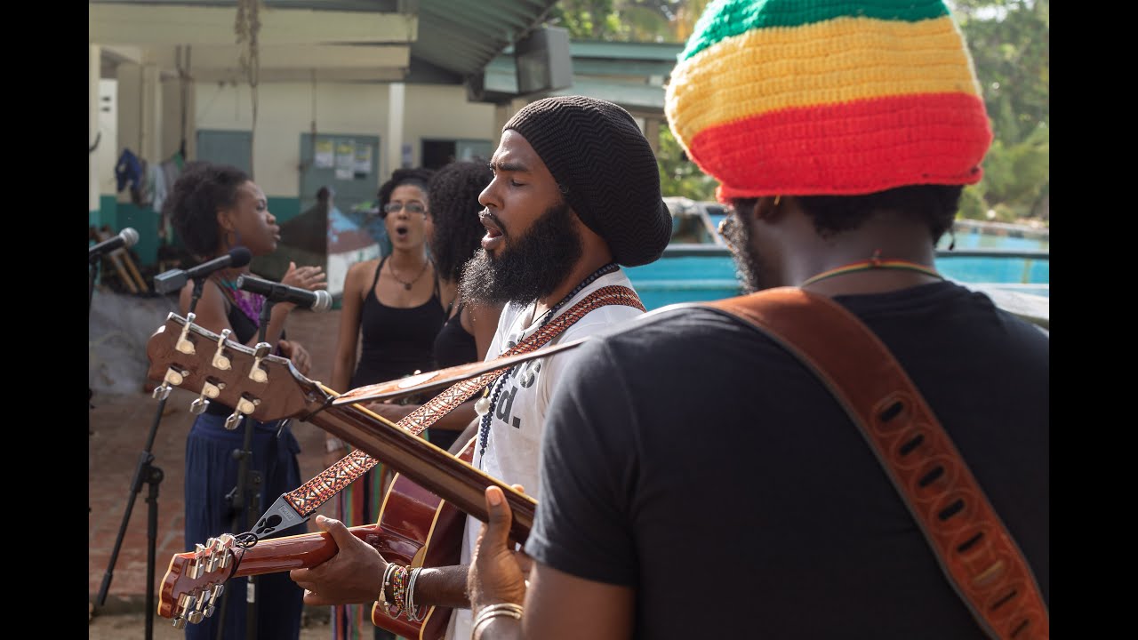 Freetown Collective - I'll Be Outside (Live Performance)