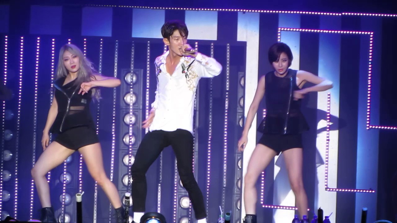 170304 Lee Joon Gi Singapore fanmeet - Ma Lady