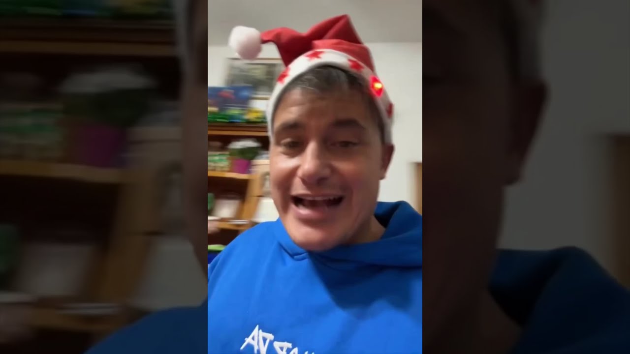 Nonno Faustino addobbi natalizi e acrocchi vari 🐊😂😂🐊