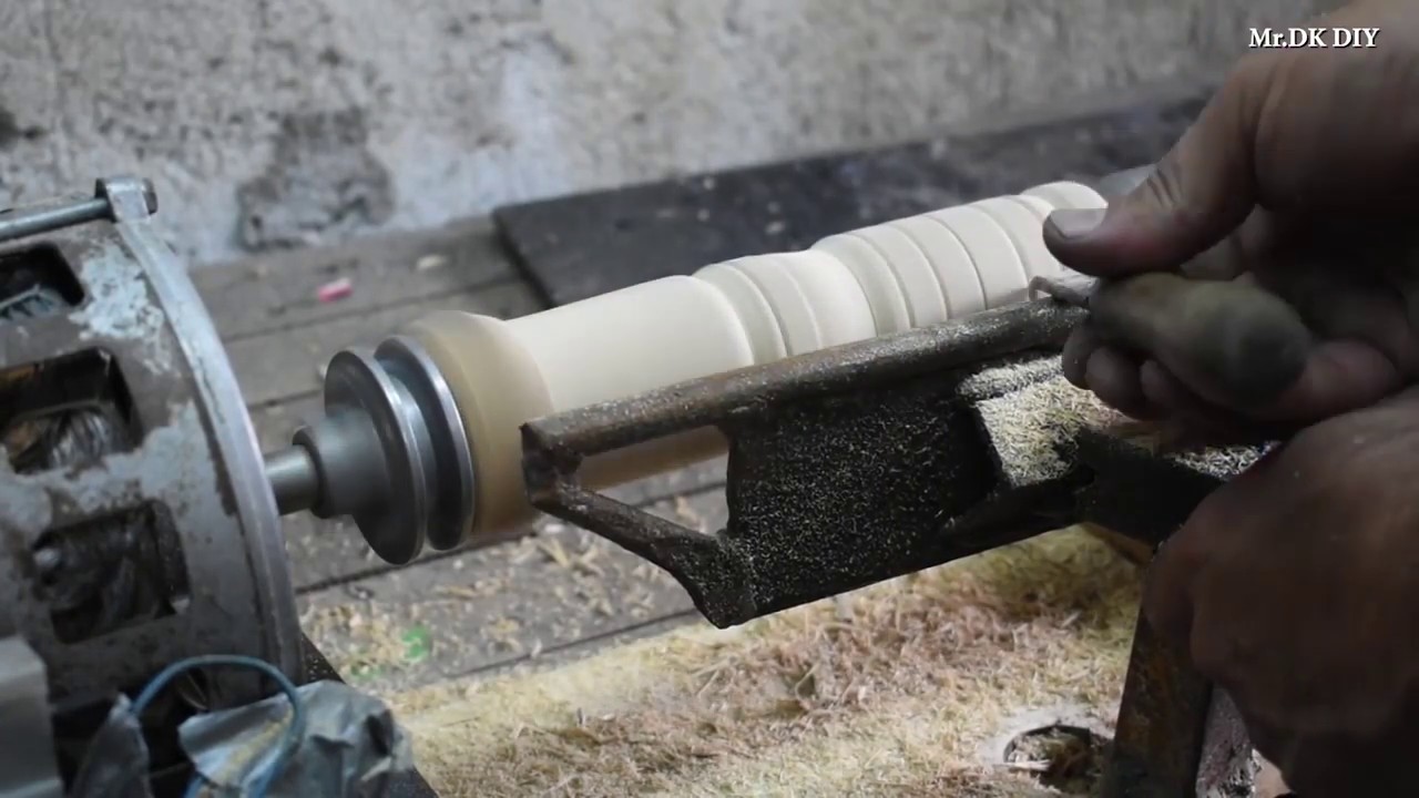 OLD WASHING MACHINE MOTOR REUSED AS A LATHE FOR WOOD