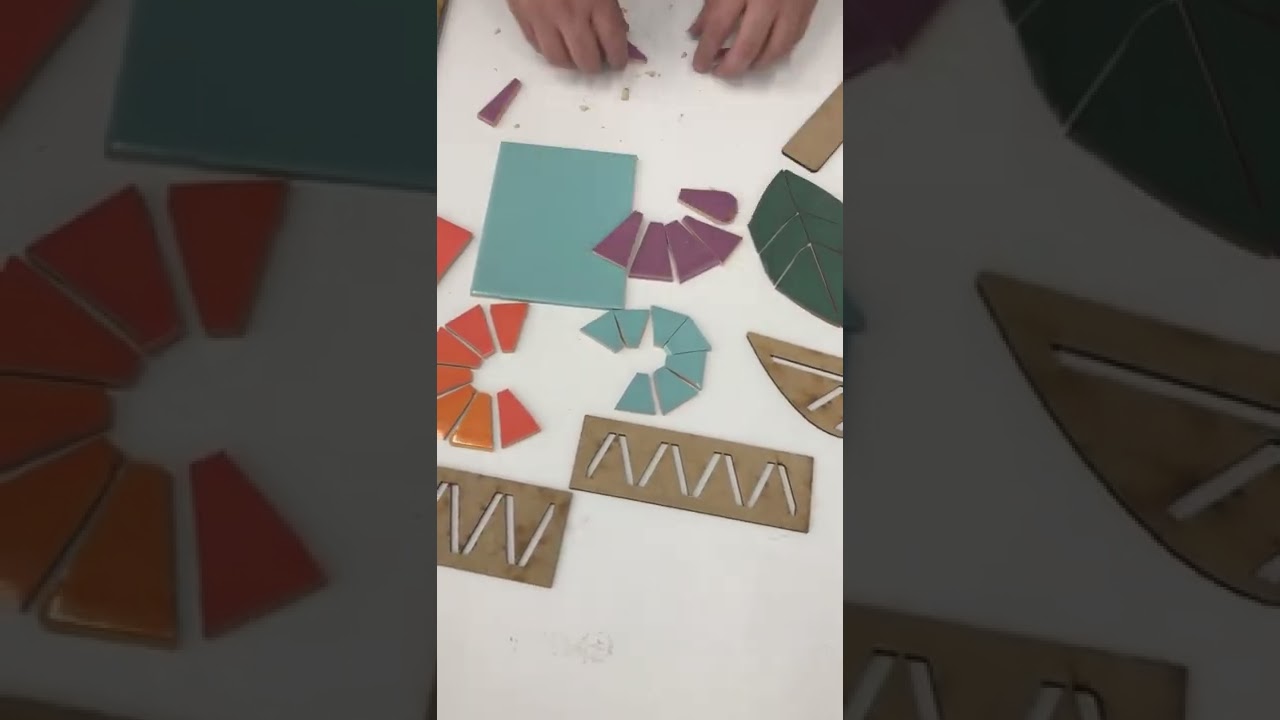 Grillas para hacer pétalos en azulejos