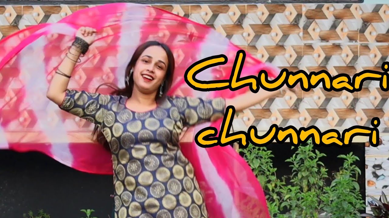 Chunnari chunnari || dancing by monbi ☺️