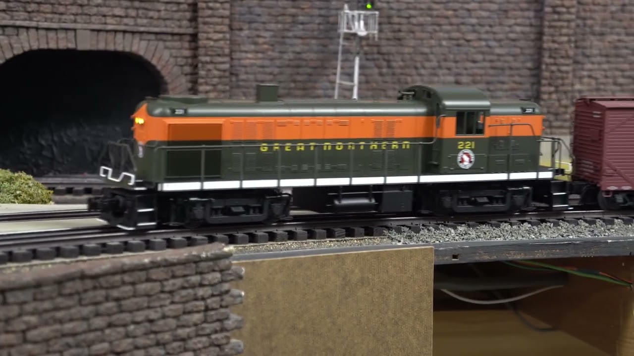 Atlas O RS-3 # 0435-1 Great Northern with Lionel TMCC/RS