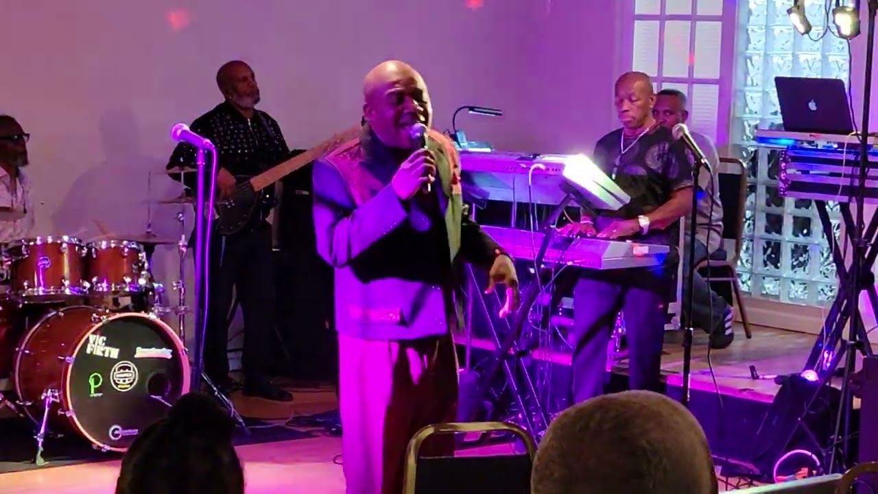 Gregory Cooper singing 