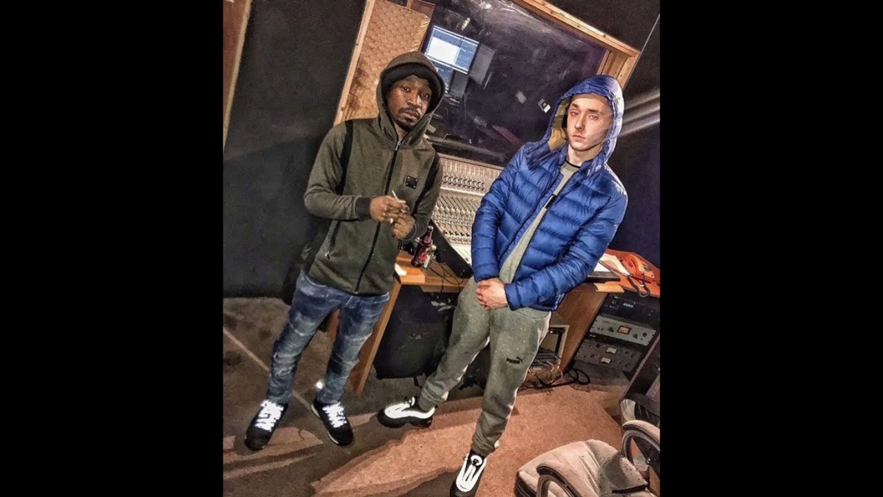 Freshh x Mr Bando - Back 2 Back Freestyle [Lyric Video]