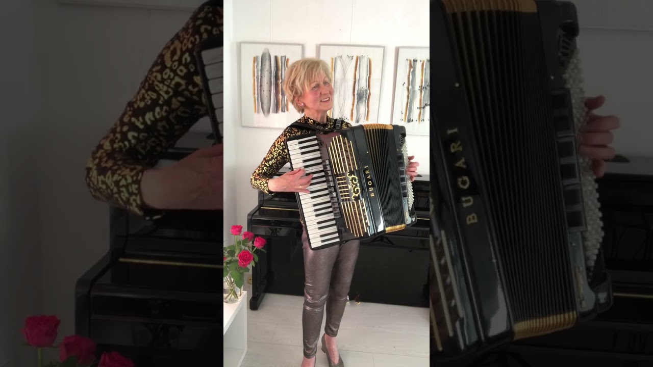 Song:  Het lied van het Pierement  from:  Tonny van Maurik          (Songnumber:151)