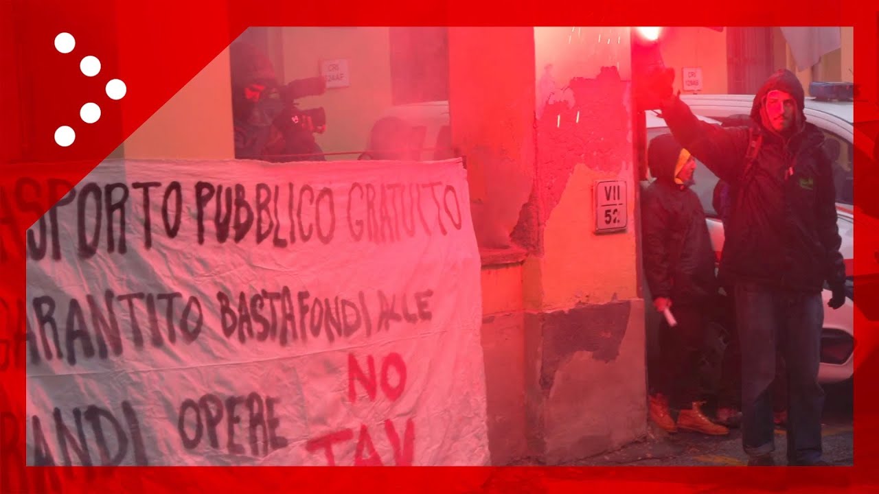 No Tav, la partenza della marcia a Venaus del movimento contro l'alta velocità in Val di Susa