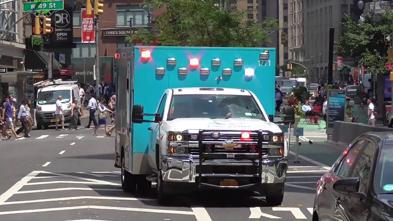 (HiLo) Ambulance Mount Sinai New York City