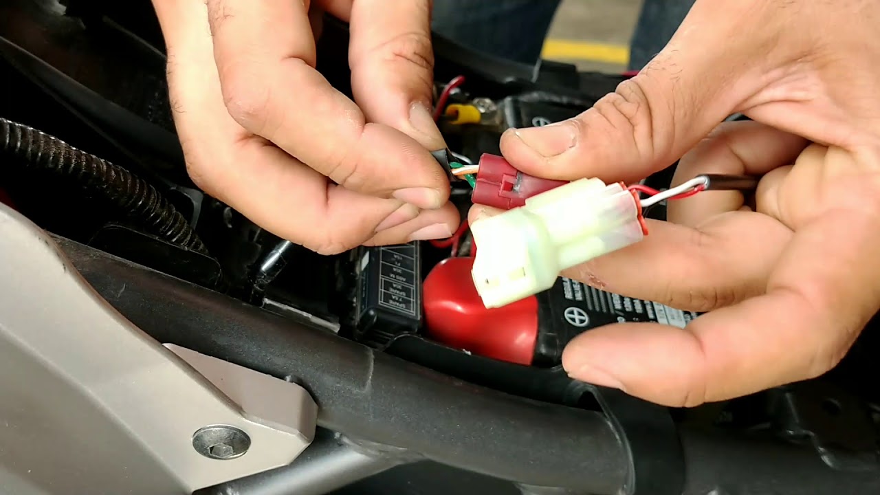 Instalação do indicador de marchas da CB 500x.