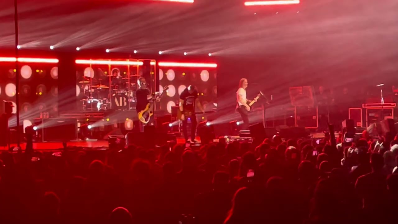 ALTER BRIDGE - OPEN YOUR EYES (LIVE)