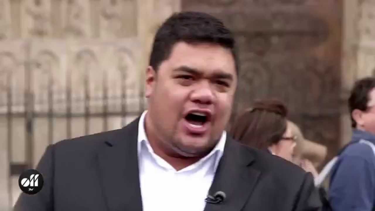 OFF CLASSIQUE - Sol3mio devant Notre-Dame de Paris