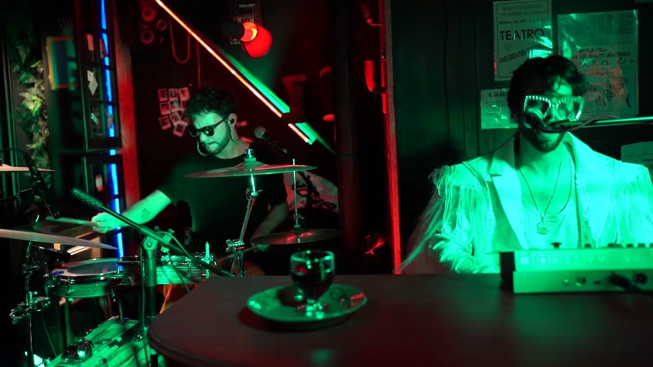 Don't Go Breaking My Heart - Elton John Extravaganza - tribute cover