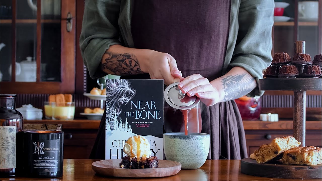9 Gothic Winter Reads | Eerie Tales to Chill You to the Bone | The Brews & Books Ep. 16 📚☕