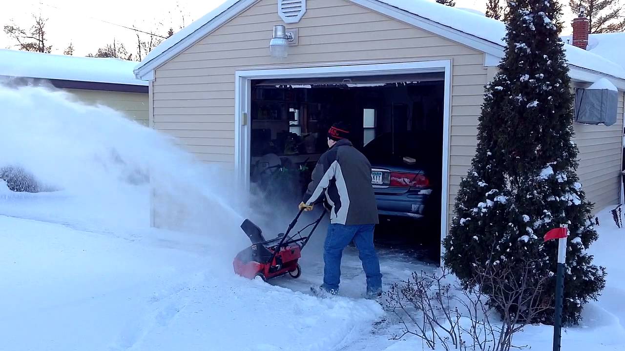 MTD 4.5 HP 2 Cycle Blowing Snow! 1995 model
