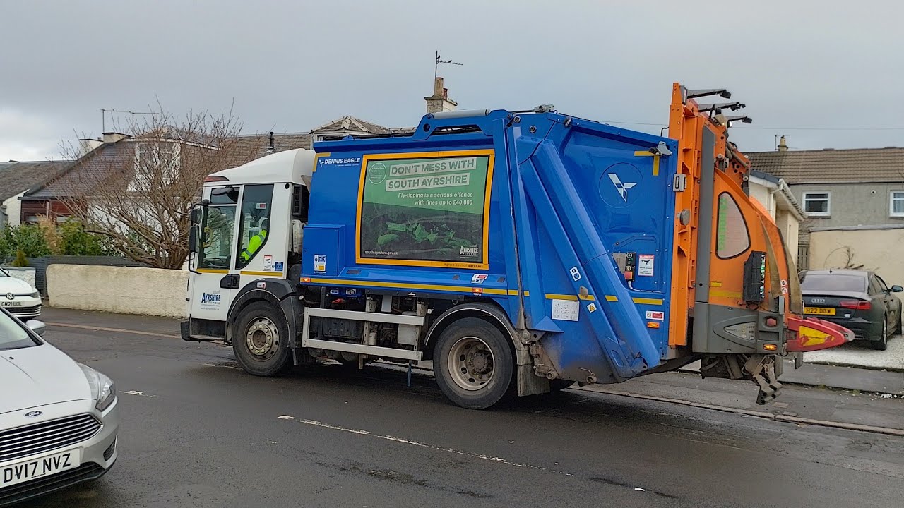 Dennis Elite Bin truck on Commercial waste/Trash in Scotland
