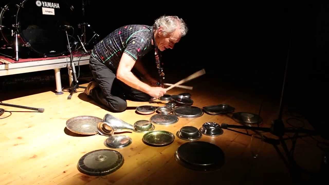 Guru Guru   Mani Neumeier Trommelsolo der anderen Art   09 11 13 Trigon Haltern am See