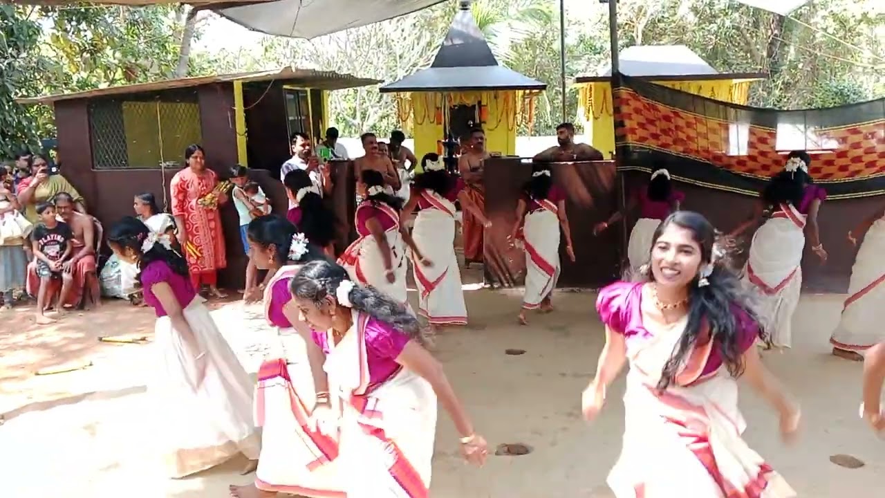 വെറൈറ്റിയുമായി ടീം മഹാമായ