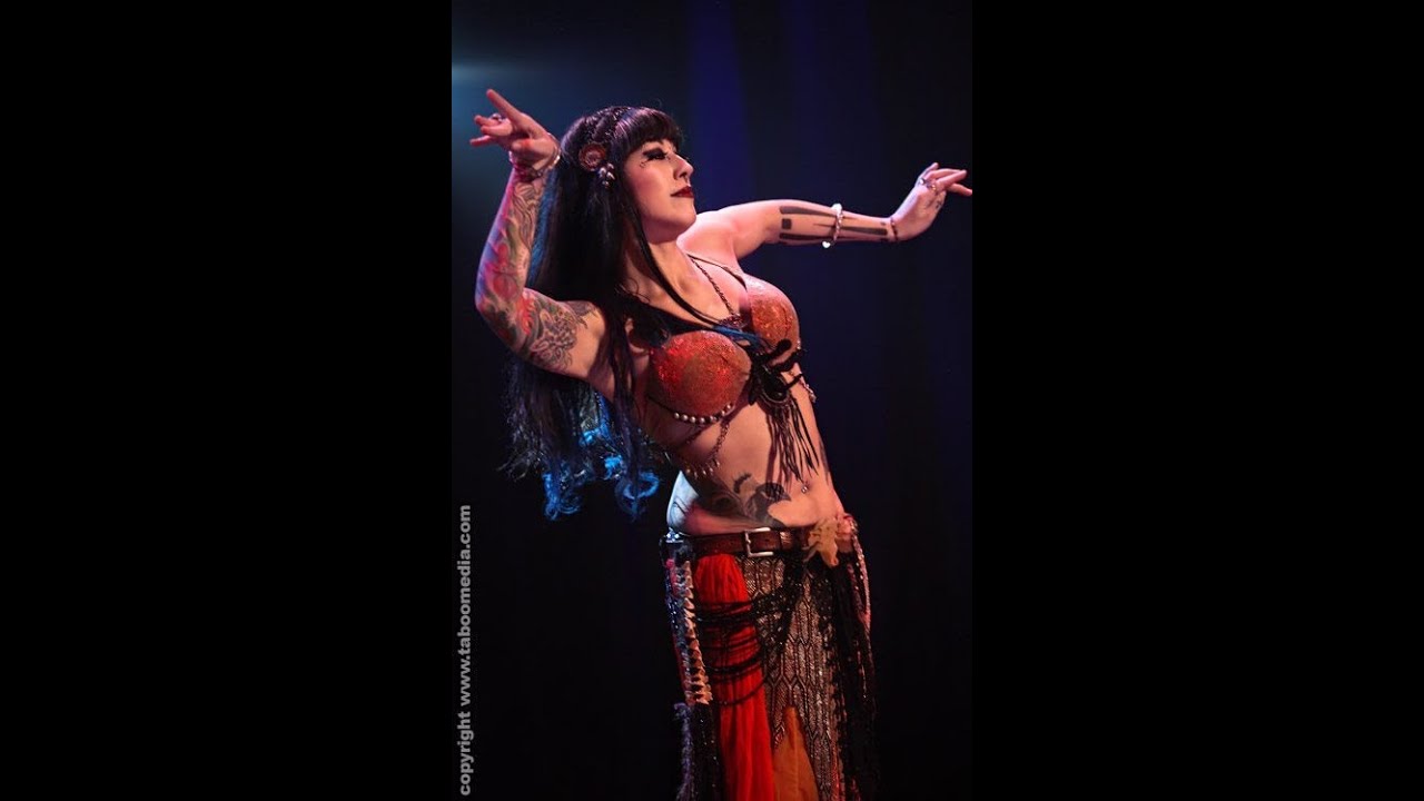 Sharon Kihara performs Oriental Fusion belly dance at The Massive Spectacular!