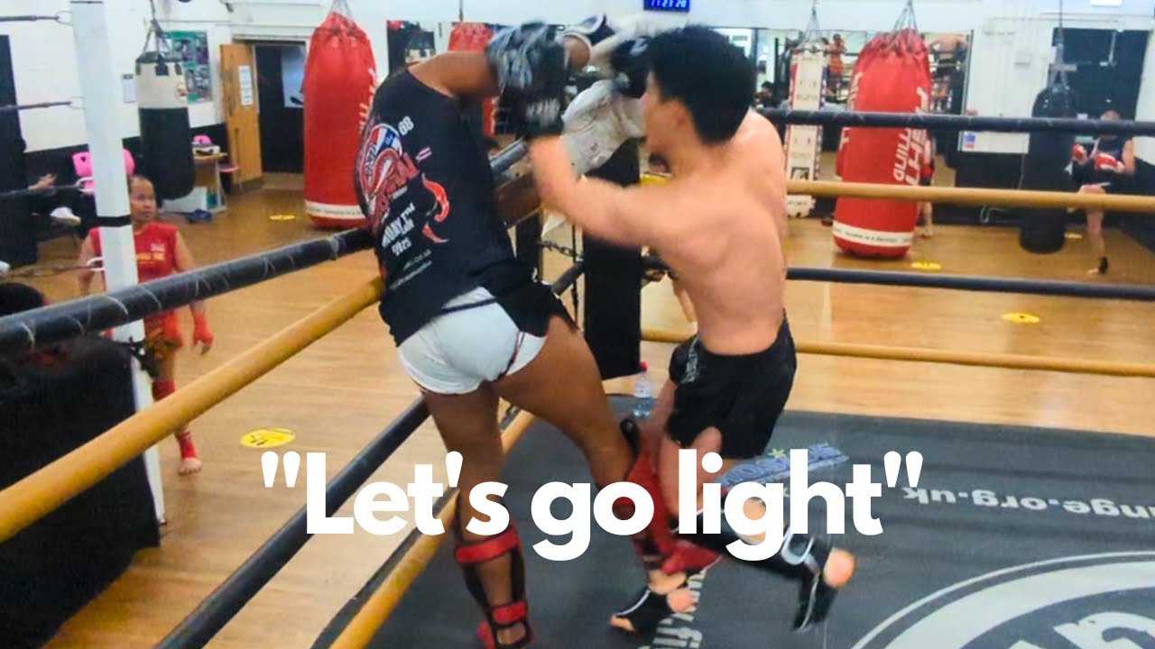 Muay Thai Sparring Beginner vs Intermediate│How To Spar Beginners/Casuals
