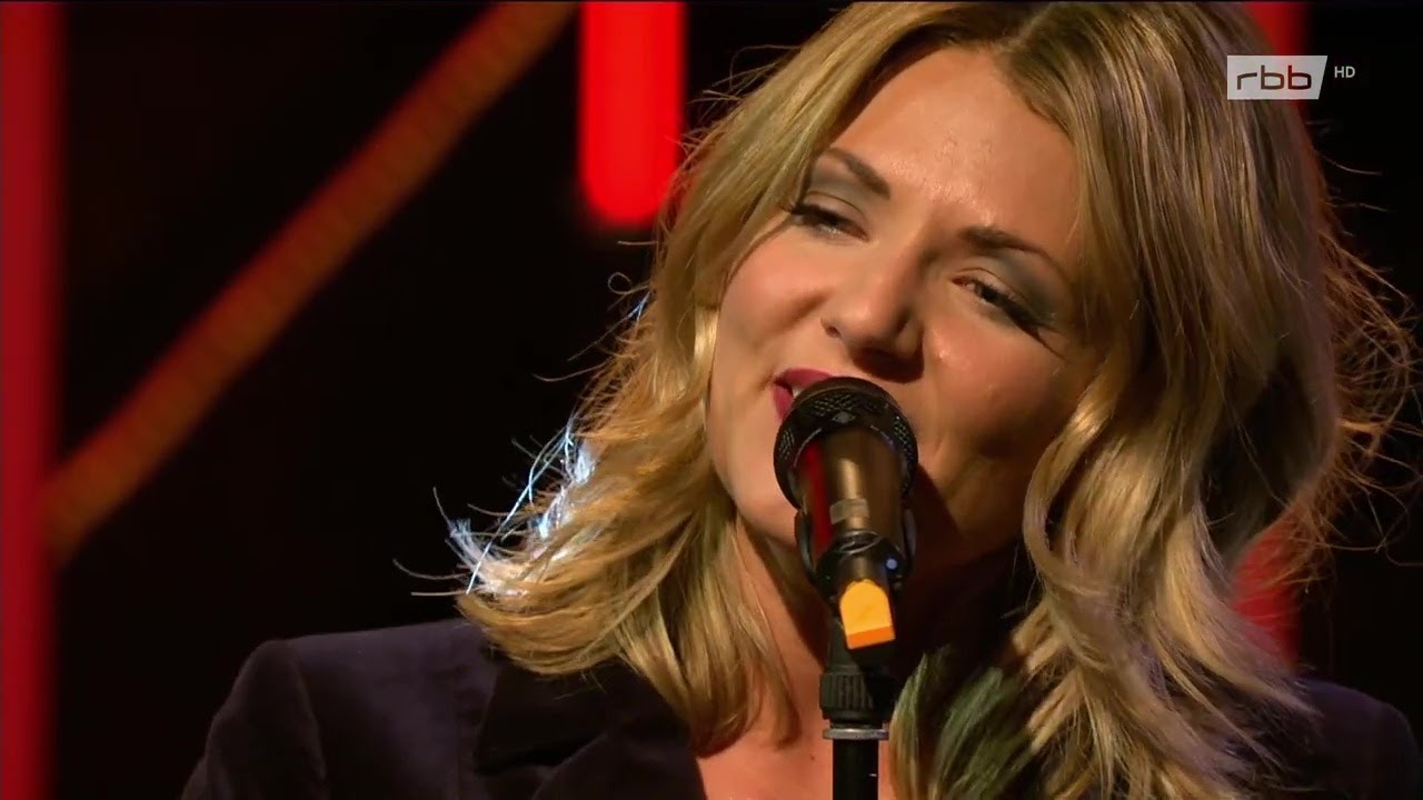 Ella Endlich - Time After Time