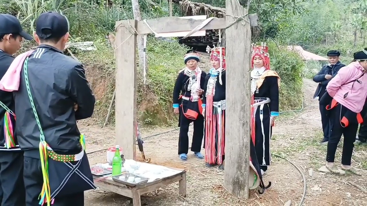 Lễ đám cưới chang chí đi đón dâu thôn lùng lầu xã minh ngọc Hà Giang Tuyên Quang 
