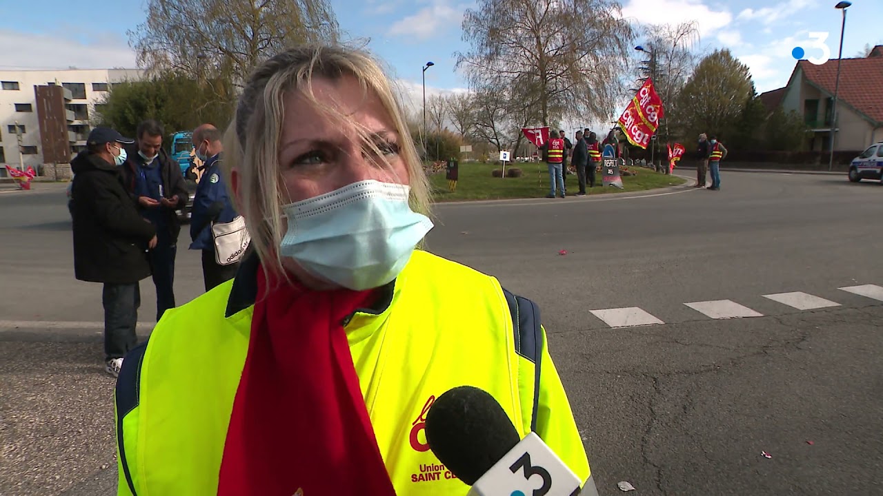 Sochaux : manifestation des salariés de la fonderie MBF devant Stellantis