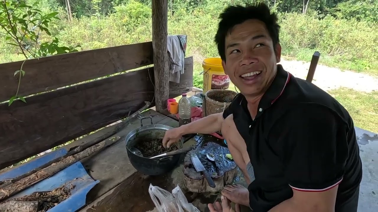 ลาบพานให้คนงานกิน