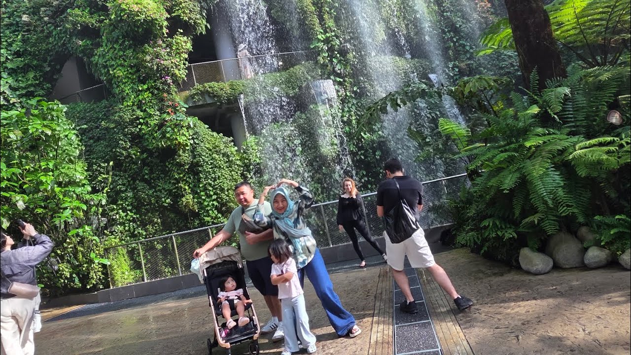 Bertemu langsung dengan dinosaurus di Could Forest Garden by The Bay Singapore, Jurrasic World 