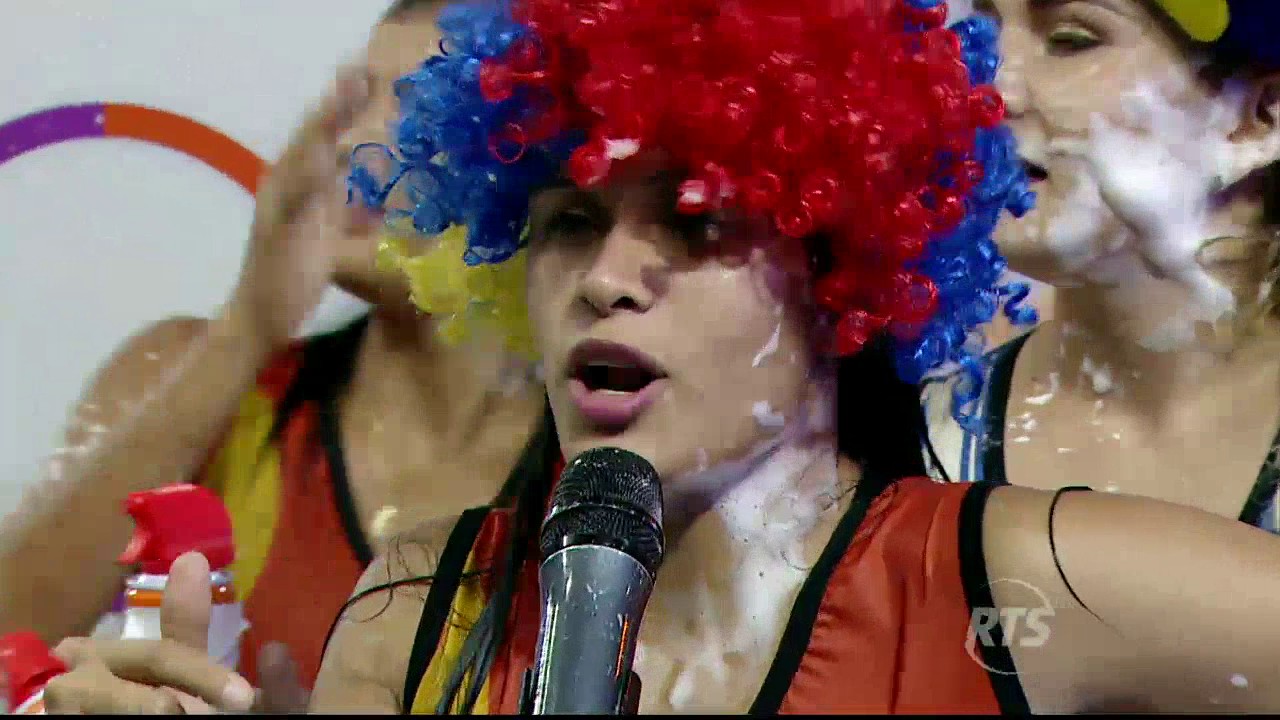 Los combatientes juegan: ¡Cantátela!