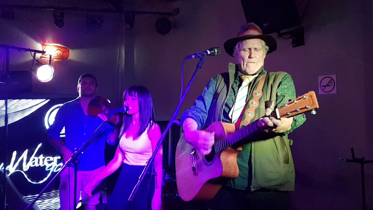 Radio Kalahari Orkes - Blaas jou Vuvuzela Live @ Watergat Langebaan (13/12/2018)