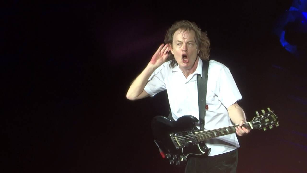 AC/DC ft. Axl Rose - Let There Be Rock Angus Solo - Prague 2016