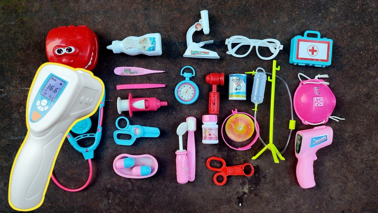 Hunting Masker, Gunting, Stetoskop, Termometer, Jarum Suntik, Mikroskop, Obat kapsul, Vaksin virus