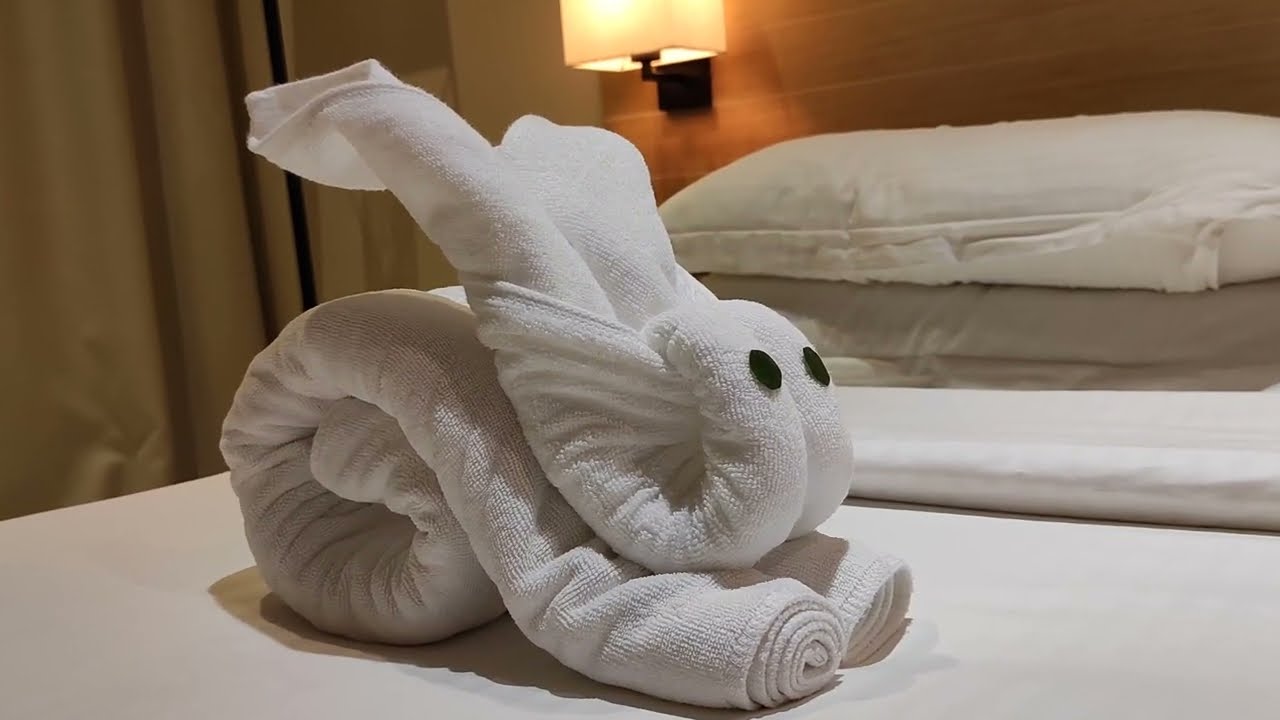 Rabbit || towel art || bed decorating with rabbit || bed decoration ideas for rabbit 🐇