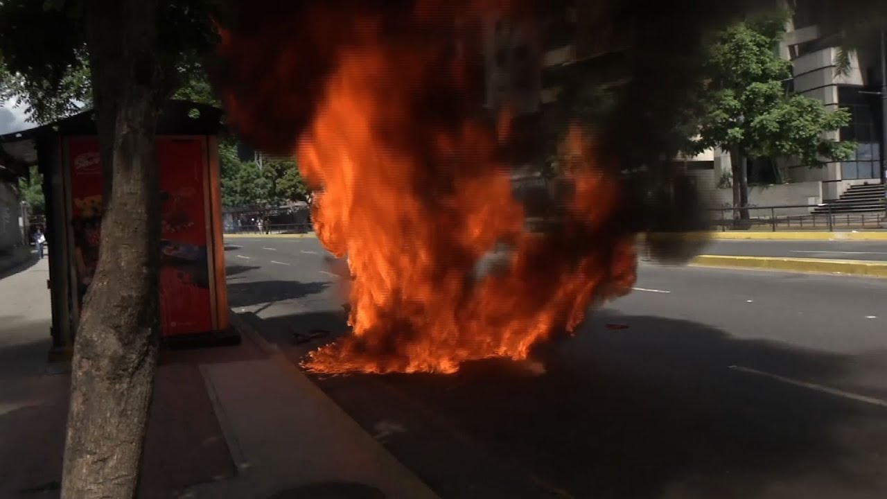 Raw: Venezuelan Opposition Clashes with Police